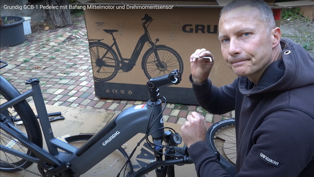Pedelec GRUNDIG GCB-1 con motore centrale Bafang e sensore di coppia ...
