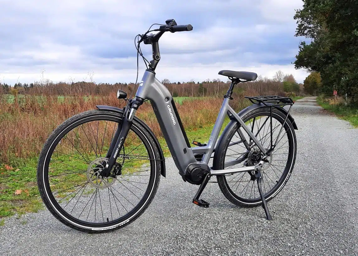 Erstes GRUNDIG E-Bike im Test: Hybrides City-Trekking-Pedelec mit 80 Nm Mittelmotor