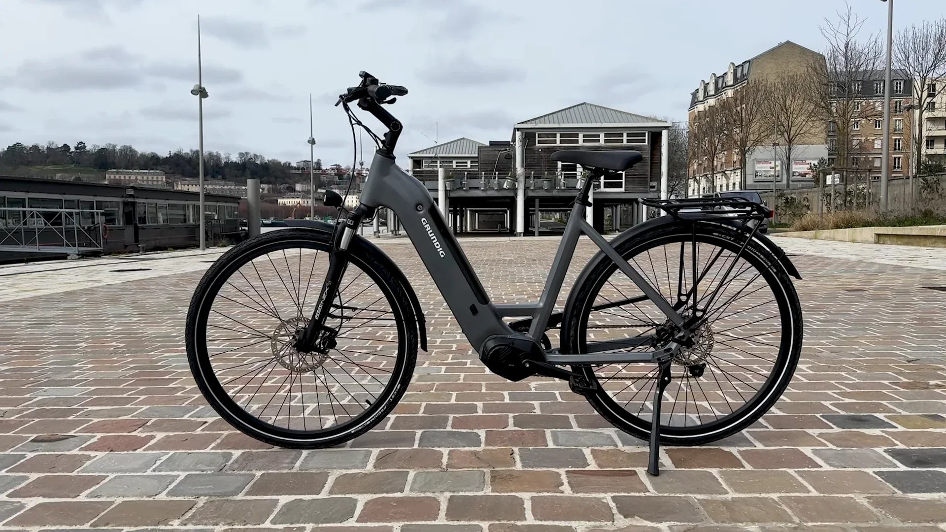 Wichtige Sicherheitstipps für Schüler, die mit dem E-Bike zur Schule fahren: Sicher fahren und sich schützen