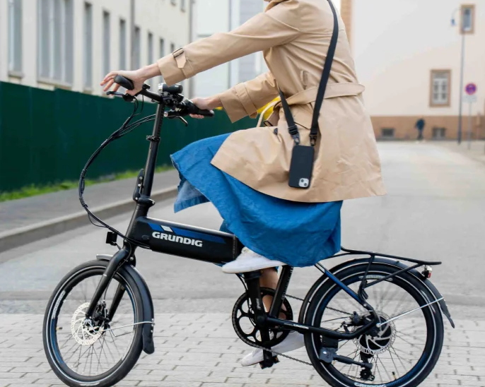 So packen und reisen Sie mit Ihrem faltbaren E-Bike