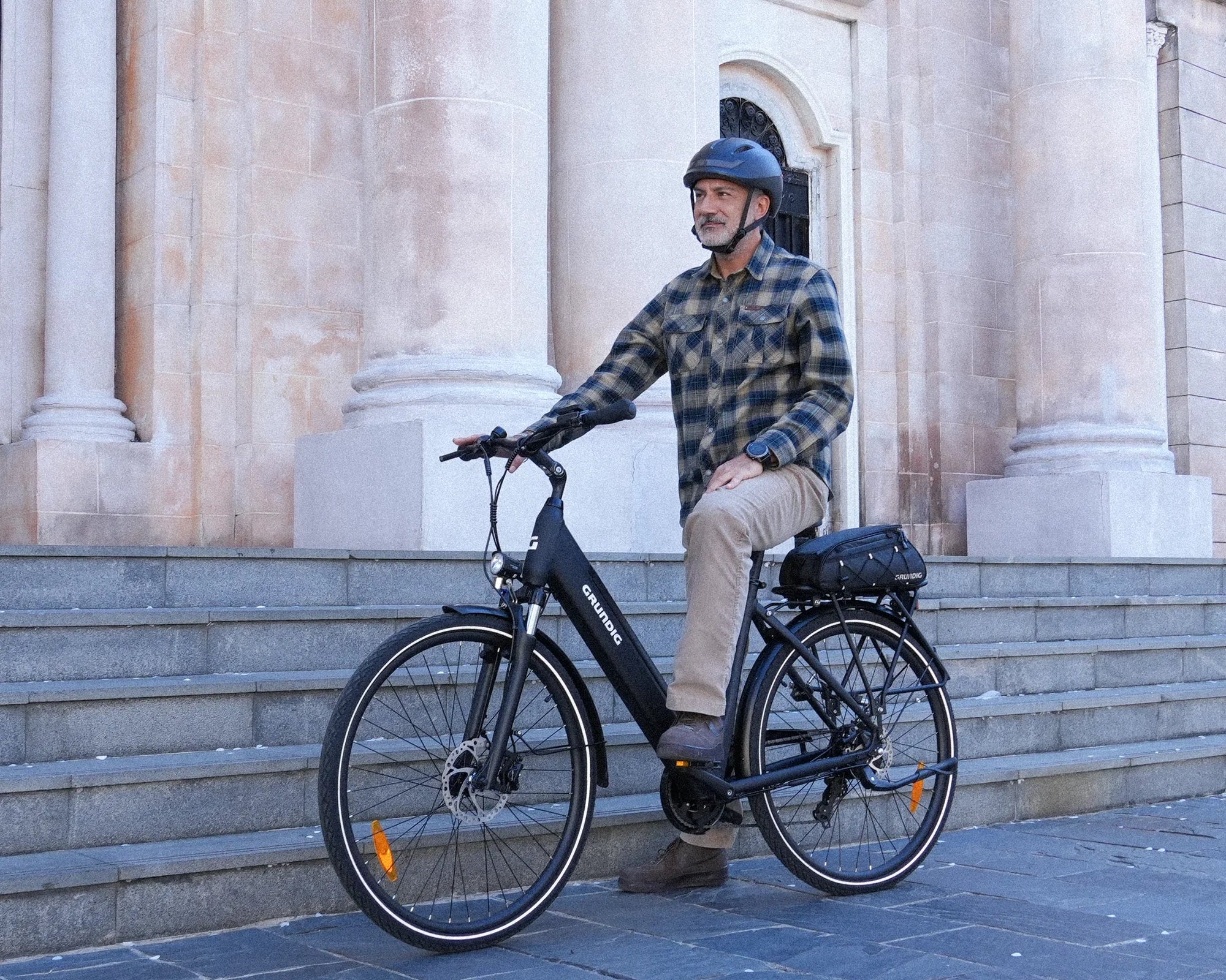 Mit dem E-Bike auf Einkaufstour: Warum das GRUNDIG ECB28 den Wochenmarkt neu definiert