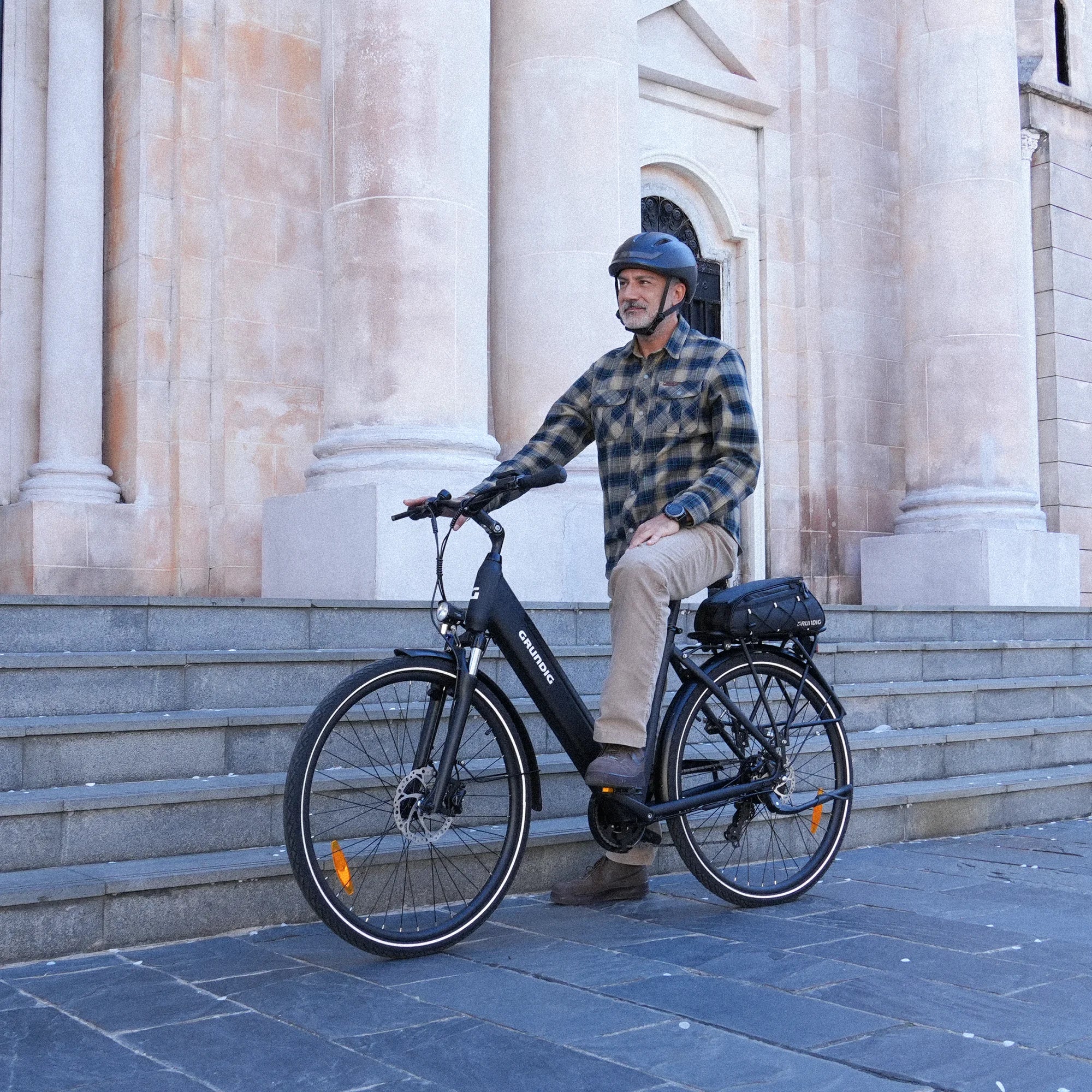 Mit dem E-Bike auf Einkaufstour: Warum das GRUNDIG ECB28 den Wochenmarkt neu definiert