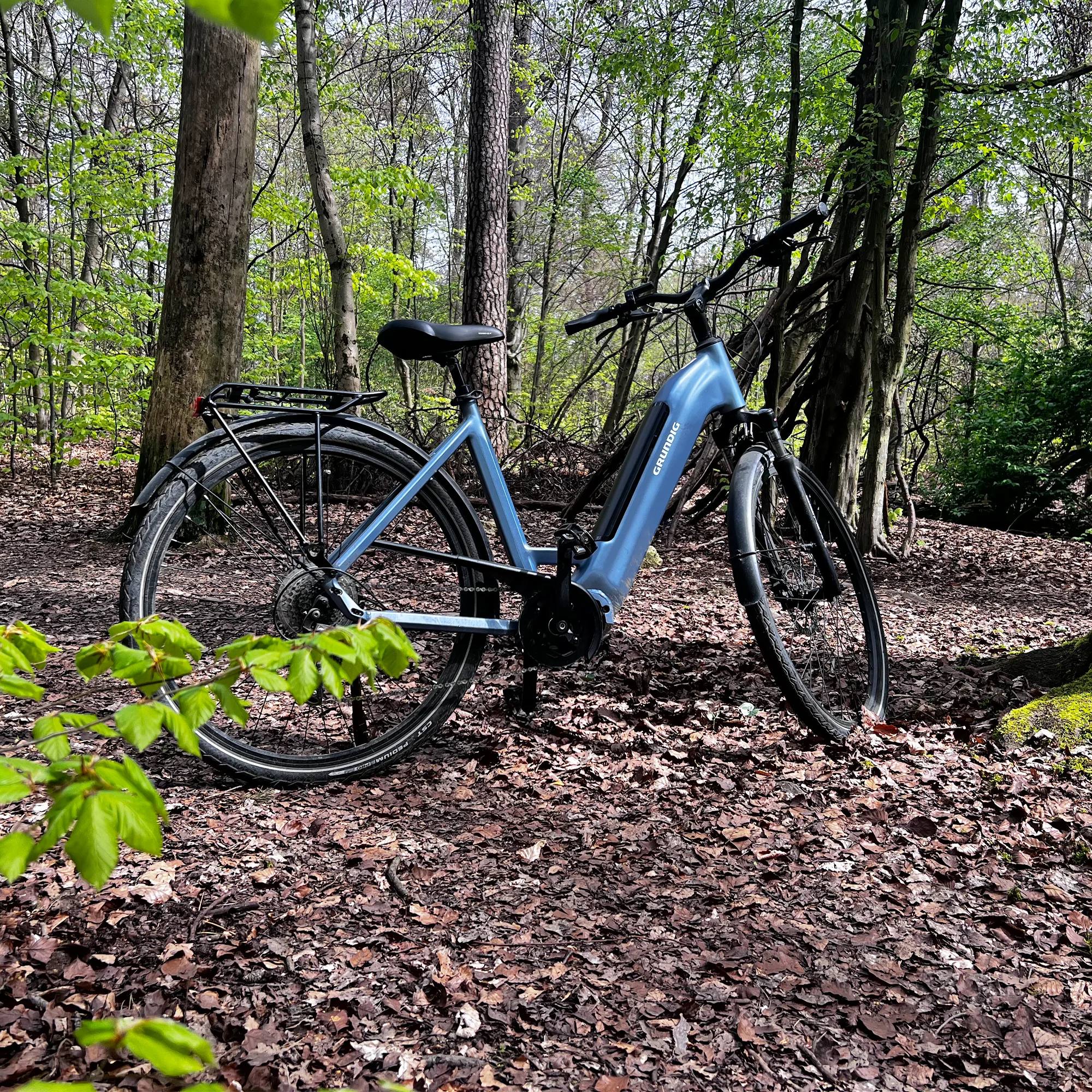 Bicicleta eléctrica GRUNDIG GCB-1 Gris claro